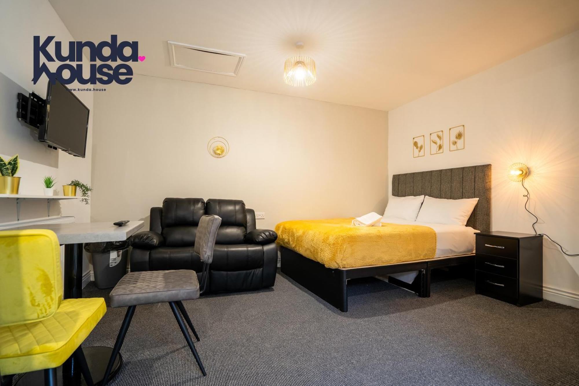 Апартаменты Kunda House In Tyseley Бирмингем Экстерьер фото